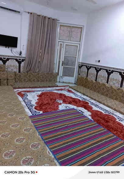 يالله 
دار زراعي مساحه130في منطقه الصخيين يبعد عن شارع العام ٧٠متر عن سايدين بعد جسر الحولي 
بناء طابوق وسقف كونكريت 
يتكون من غرفه وصاله ومطبخ وديوانيه وصحيات داخليه وخارجيه 
جاهز البيت سيراميك مطبك وزره ١٢٠س ومصبوغه الواجهه مع كاونتر وكيزر كبير وماطور وتانكي 
خدمات ماء وكهرباء ومدارس 
السعر60مع مجال 
للمزيد من المعلومات يمكنكم التواصل معنا 
على صفحة الفيس بوك ( الامل للعقار) 
او الاتصال على الرقم التالي***********
***********
للمزيد من العروض على الفيس بك 
https://www.facebook.com/profile.php?id=100087963616783&mibextid=2JQ9oc

للمزيد من العروض على حسابنا التيليجرام (الامل للعقار)
https://t.me/ameralkabe

للمزيد من العروض على حسابنا الواتساب (الامل للعقار)
https://chat.whatsapp.com/GRFrcEXw0J88CVE83bhb8v
