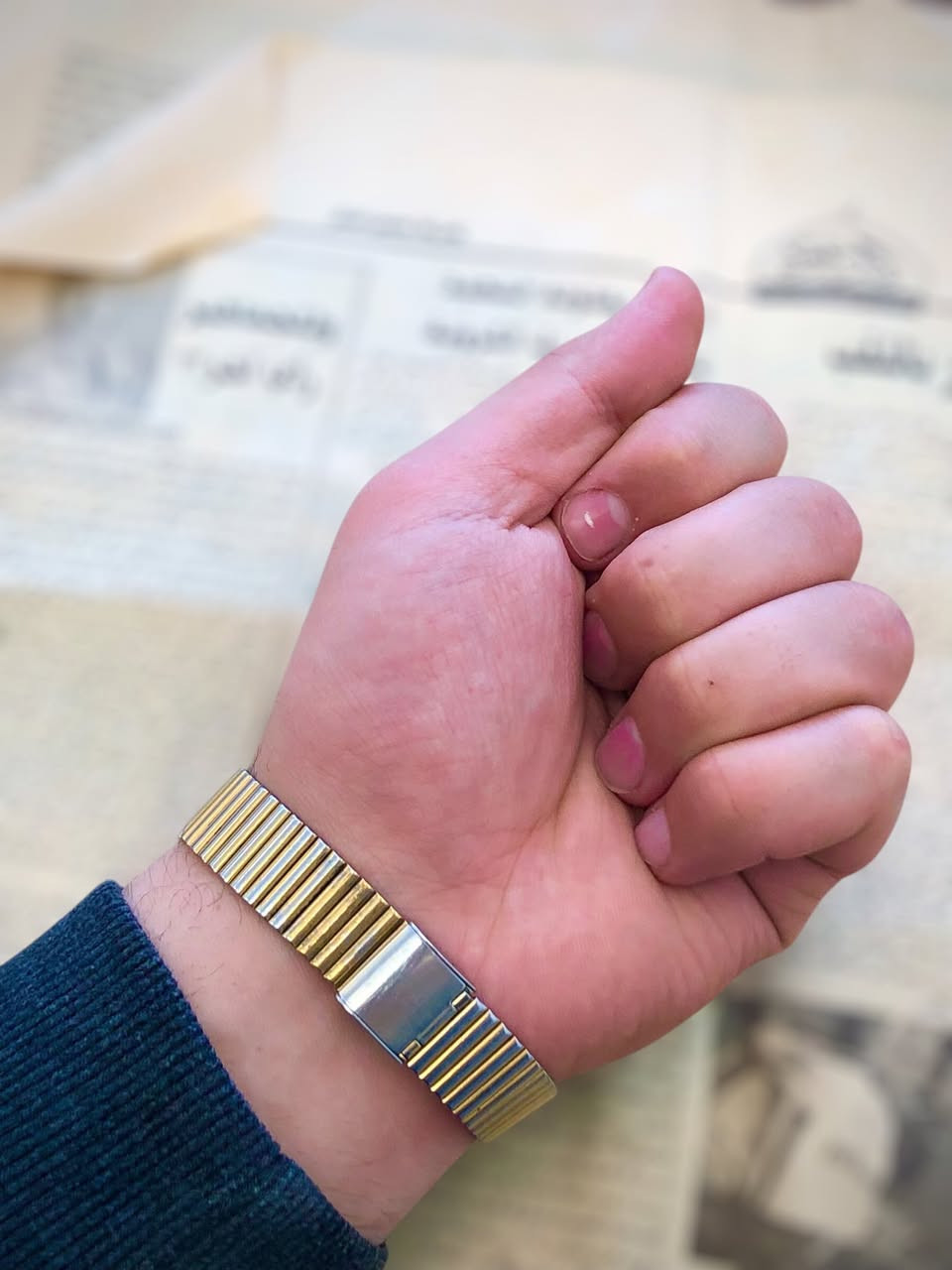 ساعة  Gianni Accardi رجالي
(جيني اكردي) اصلي فنتج قديم 
ساعة قشطة مينة مميزة والسير الاصلي وبدون نقص 
نظام ميلين 
مكينة مميزة ذات كفائة كوارتز تحوي 7 احجار
السعر 50 الف 
التوصيل لكل المحافظات متوفر


**إذا كنت صاحب هذا الإعلان وتريد حذفه لأي سبب، رجاءا أرسل رسالة إلى الدعم الفني**