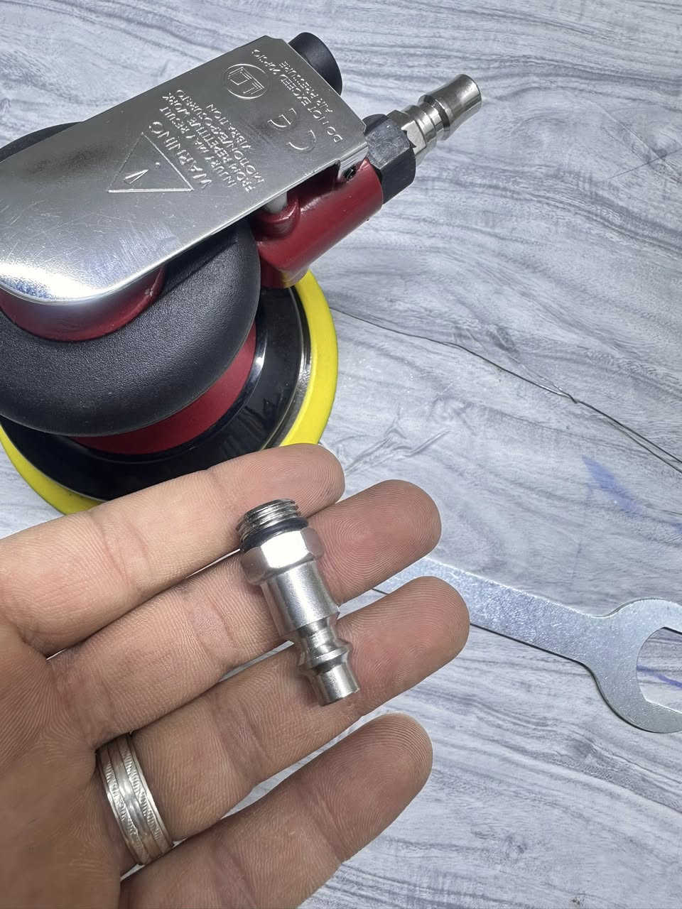 سي فانج الة صنفرة دوارة دوارة بدون غبار 125 ملم، الة تلميع هوائية صناعية للسيارة مع تجميع الغبار و10 قطع اقراص سنفرة، صنفرة هوائية متعددة الوظائف عالية السرعة، للخشب وشمع السيارة وما الى ذلك
اكتبلي سعر بحك الله وبالعافيه


**إذا كنت صاحب هذا الإعلان وتريد حذفه لأي سبب، رجاءا أرسل رسالة إلى الدعم الفني**