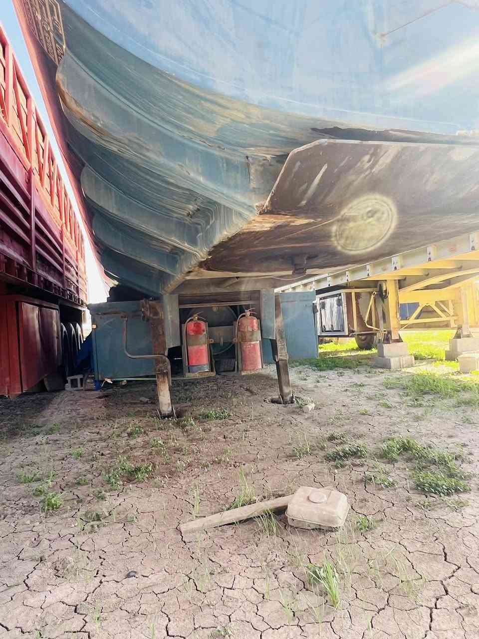 سلام عليكم صهريج حدادة الجرف تخم تاير تكيال دوره حموله 36 جوبلس دنكرين. رفاع غير متواجد ع الفيس تواصل ع رقم ***********
