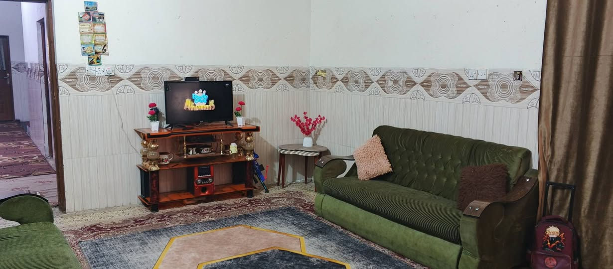 بيت للبيع
موقع تجاري  شارع المعاره ع شارع العام طريق الزوار ركن بناء حديث بناء طابوك كونكريت  المساحه 375 طابو زراعي طابقين طابق الثاني مكامل بس سكف
استقبال 8×4
هول 6×4
صاله 9×6
غرف عدد 2  5×4
مطبخ 6×4
طابق ثاني نضام سويت
مناور داير البيت
حديقه 100 متر بيه محل 
مكان راقي وتجاري للاستفسار ***********
***********
