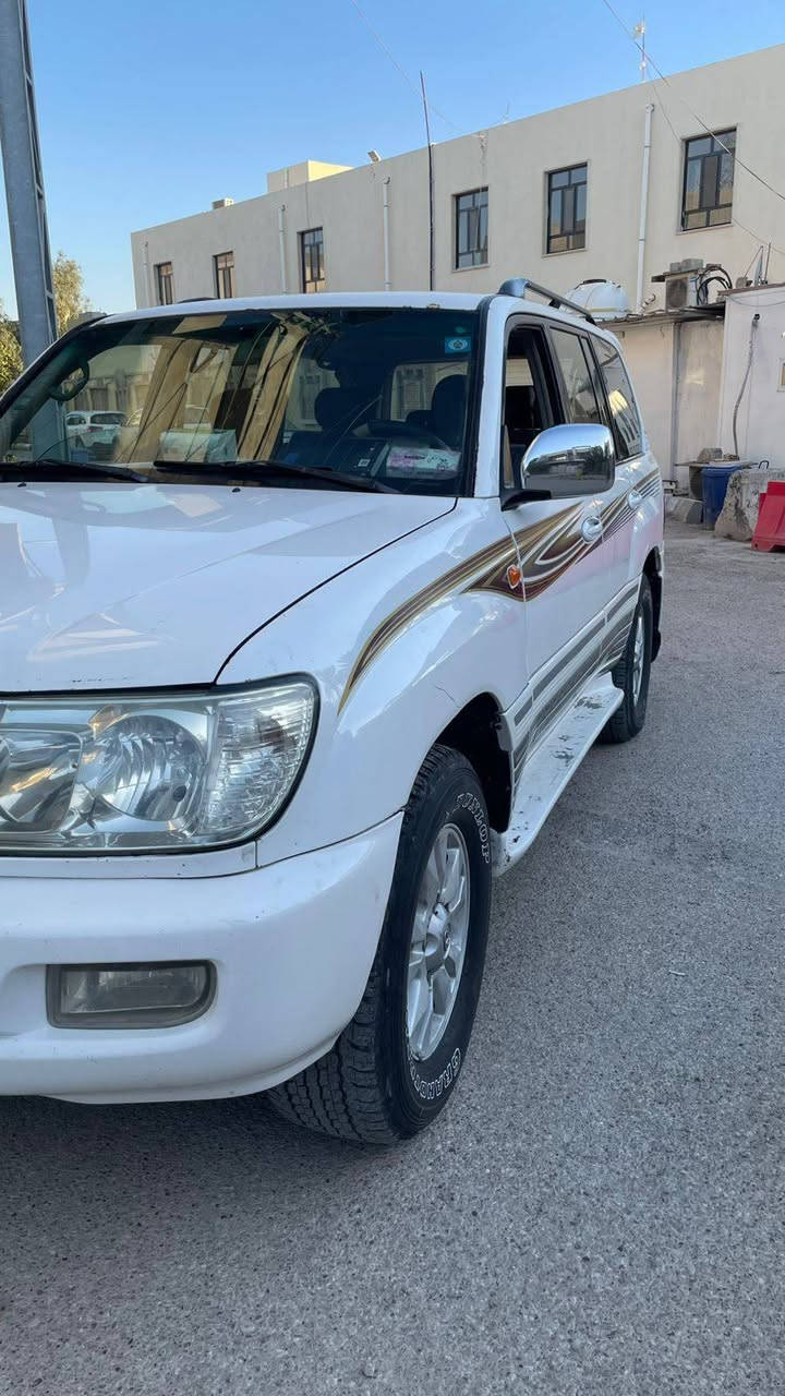 للبيع لاندكروز ٢٠٠١
السيارة خليجي ٧ راكب السيارة مكفولة عدا الجاملغ الامامي الايمن بي صبغ و شبر جوه علامة البنيد فقط غير هذا كلها مكفولة ..
 تبريد ٣ قطع . ثلج شرط
ثلاجة تشتغل 
رقمها مشروع وطني يعني تحول وين ما تريد 
مكانها.  ديالى .. خان بني سعد 
السعر 135$ وبيها مجال 

***********
