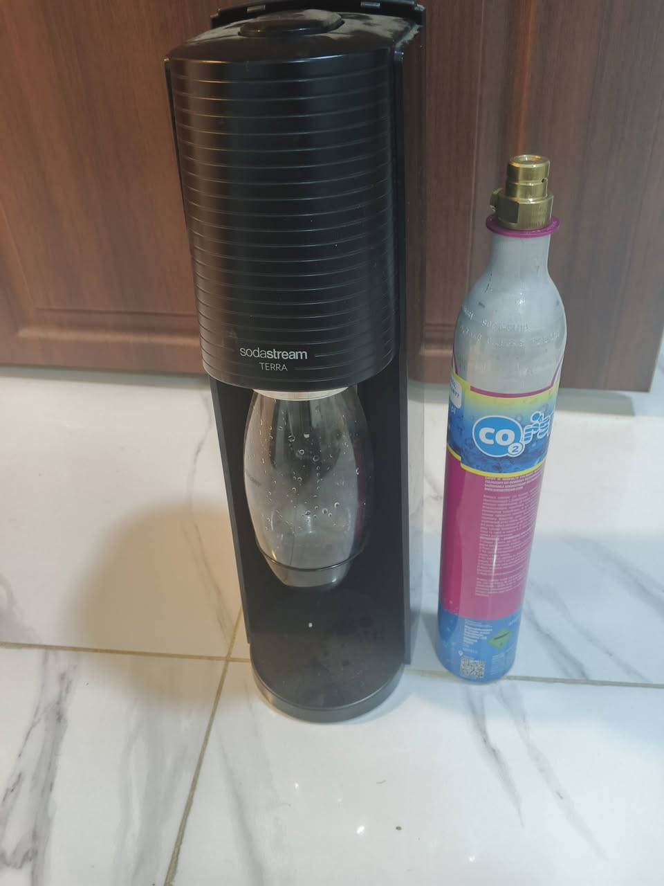 اتصل واتساب وادلل ***********
