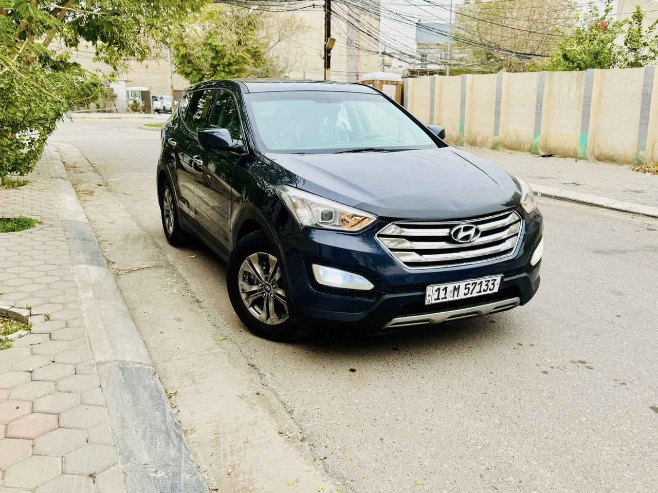 سنتافي موديل2015امريكي الون حبري حادثها جاملغ وبنيد. وباقي سياره مكفوله مكينه 2400 كير ومكينه  مكفولات حداديه جديده تخم تاير جديد تبريد ثلج(7 راكب شاشه جبيره تبريد خلفي 4انضمه قياده شاشه اعطال السياره جديده ومانقصها اي شي السعر 130وبيها مجال ***********مكان السياره كربلاء مركز مدينه
