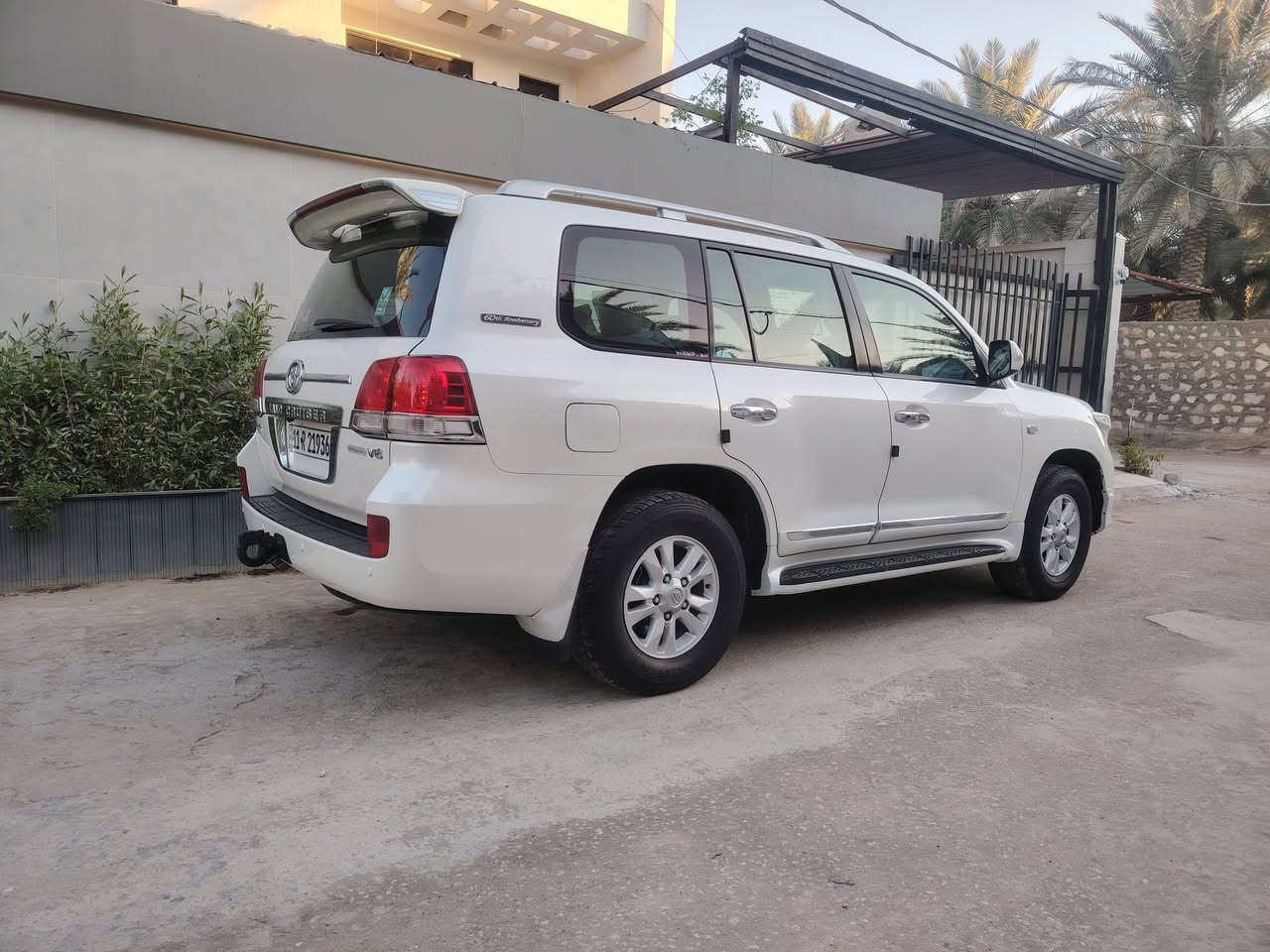 يالله
السلام عليكم لاندكروز 2011 ستينيه اصل V6  كشنات بقلاوه رقم بغداد الجديد باسمي هزه وفحص وسنويه كله جديد مكينه وكير وحداديه كله مكفول مامفتوحات بشرط الفحص تخم تاير جديد السياره مكفوله كفاله عامه بيه pdr مكانين  اصغار 
الموصفات
كشنات بقلاوه جلد +ثلاث حركات كهربائي 
شاشه
لد دعاميه 
زراك دعاميه
ثلاجه 
كامره 
فتحه سقف
ارضيات شركه 
بصمه +بصمه ابواب 
يدات نيكل 
مري كهرباء +اشاير بل مري 
حساسات امامي خلفي 
تحكمات ستيرن جهتين
ماشيه ١٨٥ 
بعد بيه هواي موصفات معروفه مواصفات الستينيه فول 1/1 السعر (330) وبيه مجال مكان كربلاء الستفسار (***********)
