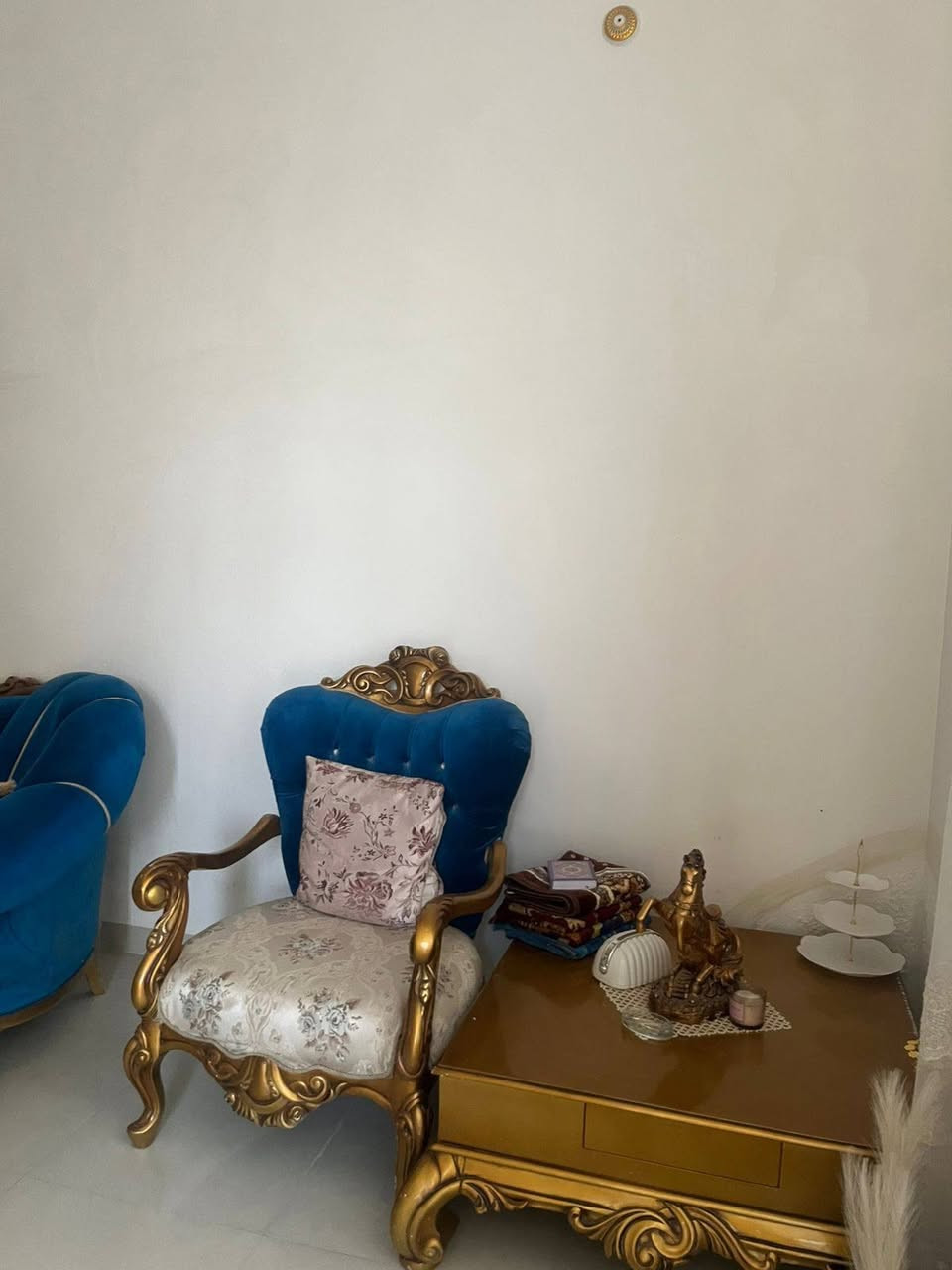 تخم عشر مقاعد تضيف كلش اخو الجديد وياه طبله وسطيه العنوان بابل الحمزه الغربي الحي العسكري الاستفسار ***********
