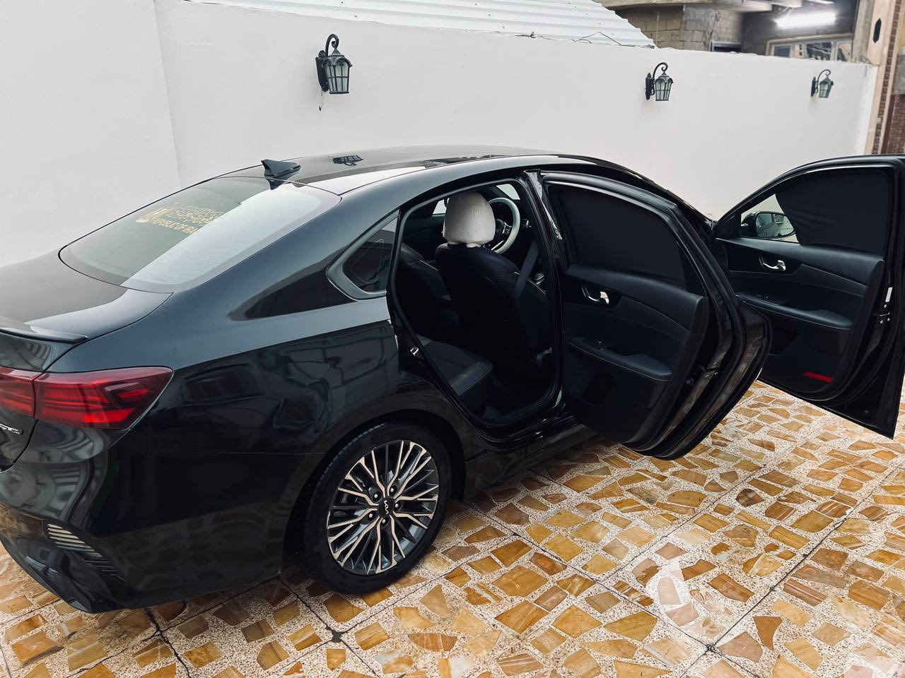 🛑كيا فورتي 2024 جيتي لاين🔥
🛑رقم اربيل الجديد
🛑السعر 175
🛑الموصفات جيتي لاين فول موصفات🚩 
🛑سلايت
🛑بصمة تشغيل ابواب وصندوك بصمة .
🛑شحن وايرلس
🛑محرك 2000 دوش
🛑كاميره  خلفية دوارة.
🛑رادارات 360 درجة ( امامي جانبي خلفي) .
🛑رادارات خلفية توقف ذاتي مانع اصطدام.
🛑كشن جلد اسود جيتي لاين مطرز بعلامة جيتي 
🛑مانع التصادم الامامي والخلفي.
🛑تحكمات ستيرن 4 جهات فول.
🛑ثلاث وضعيات قيادة (ايكو-سبورت-سمارت).
🛑مثبت سرعة ذكي ( التحذير عند مغادرة المسار ).
🛑ويل كب 17 جيتي لاين بلادي.
🛑ستيرن حرف D جيتي لاين.
🛑سقف اسود داخل اسود.
🛑اضواء ترحيب عند الاقتراب.
🛑 بك لايت ليد وسكنات لد.
🛑اشاير بلمراية.
🛑نقطة عمياء.
🛑كير توماتيك .
🛑كامرة امامية تحديد مسار وقيادة الية.
🛑السياقة على خطوط الشارع
🛑مانع انزلاق نظام التركشن.
🛑تبريد ثلج شاشة دبل فريز  منفصل.
🛑فتح الصندوق الذكي عند الاقتراب.
🛑مثبت سرعة ذكي ( التحذير عند مغادرة المسار ).
🛑تدعم نظام الابل كار بلي
🛑يربط التلفون واير ليس و GPS.
🛑السيارة بعد بيها هواي مواصفات.
🛑 جديدة وجاهزة بدون أي مصرف.
🛑الضرر جاملغ الخلفي وباب خلف النفر  
🛑بدون شاصي وبدون دواخل صور ضرر ب منشور
🛑عداد المشي 12 الف
🛑فحم كزوز اصلي.
🛑مكان السيارة/ الموصل
🛑الشراي يتصل على الرقم:-
-*********** -
