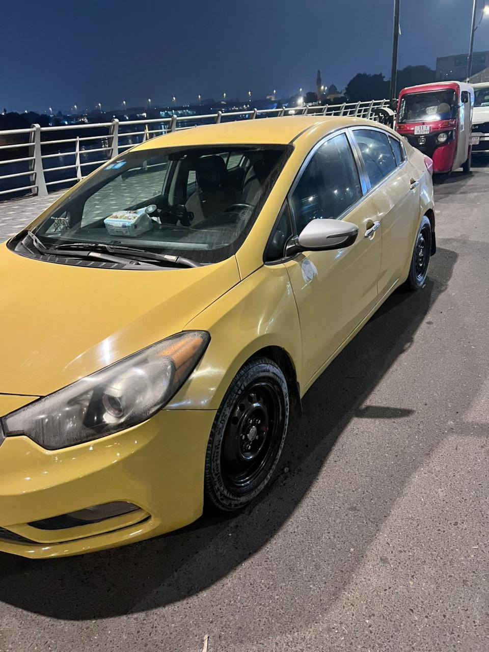 السلام عليكم
فورتي للبيع مديل 15وارد امريكي

مكينة 2000 

مكينة وكير خير من الله 

سيارة حلوة وجاهزة 

مثبت سرعه 

مانع انزلاق 

مرايات شفط 

شاشة جبيرة

سعر 107 وبيهة مجال 

مكان بغداد  حي الجوادين 

***********
