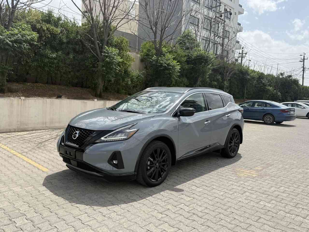السيارة : -NISSAN MURANO SV AWD MIDNIGHT 
مودیل: ٢٠٢٣
ماشية:- 40 الف
محرك:- ٦ سلند  ٣.٥ 
مواصفات :-SV midnight
حادث : بس واحد جاملغ شویە pdr 
ملاحظة :  رقم شاصي صور حادث منشور  

5N1AZ2BS7PC119074
مكان سيارة : اربيل 
تفاصيل اكثر الاتصال علی ارقام التاليه 

كورك : ***********
اسيا : ***********
