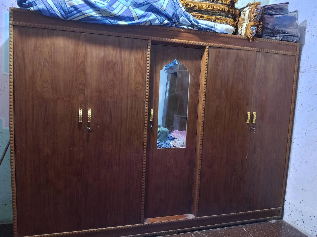 غرفه  للبيع  نضيفه 🙂 كلش  بحيث يلاخذها ثاني  يوم  يطلگ مرته 😂


**إذا كنت صاحب هذا الإعلان وتريد حذفه لأي سبب، رجاءا أرسل رسالة إلى الدعم الفني**