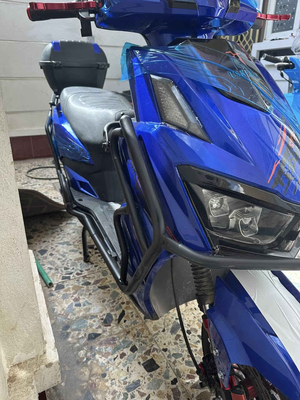 السلام عليكم ماطور شحن ماطور بعده على وضع شركه مدرع بل كامل أربع سرع سرعته ٩٩ موديل ٢٥ لون مميز ٦ بطاريات كبار شرط الفحص وين ميعجبك افحص دبل شاره نضام بك.رجوع إلى الخلف هورن لايت زنون عالي ناصي كله كامل مكمل سعره ٥٧٥ بي مجال عنوان رمادي تاميم اتصال على رقم ***********
