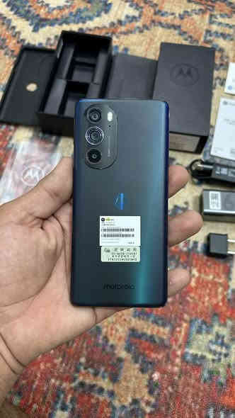 موبايل motorola edge x30
تفاصيل كدامكم والسعر 250 الف 
للتواصل خاص او واتس اب ***********
صورت فيديو للمهتم يراسلني ادزة الة لان المدة 5 دقايق

