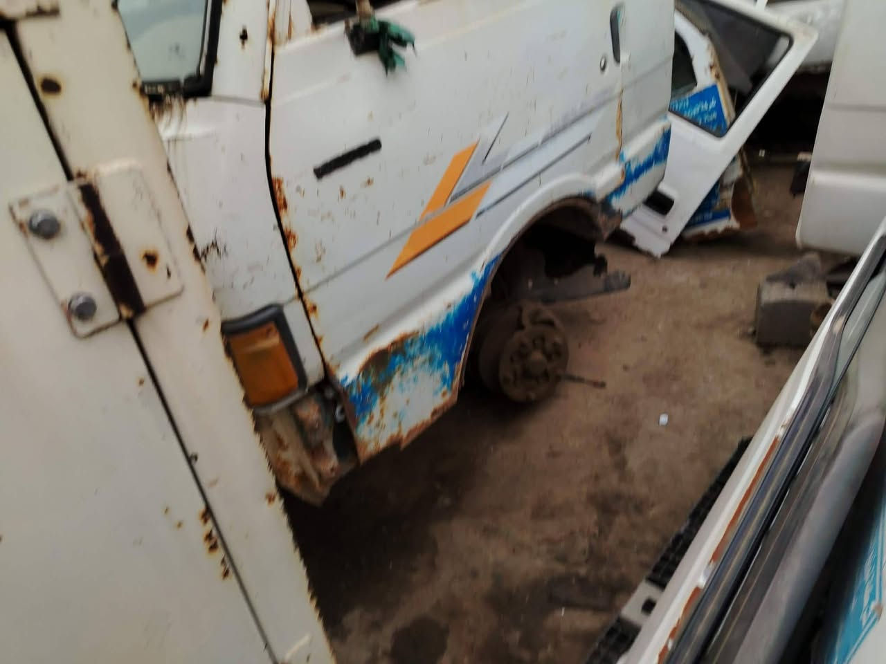 غراض مال بنكو قماير ام عيون لبيع مكان كسره وعطش هذا رقم صاحبهن ***********
