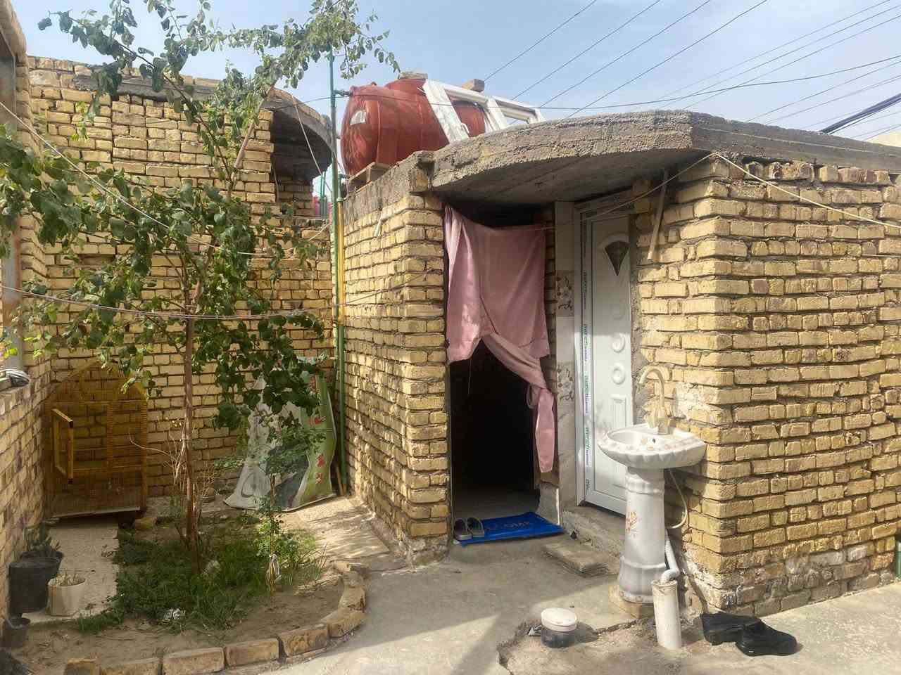 بيت البيع زراعي خلف مدرسه ال شموخ قريبه على جديده 175متر بناء طابوك براني ماكامله غرفتين وصاله ومطبخ وحمام 
بناء جديد‏‪***********‬‏
