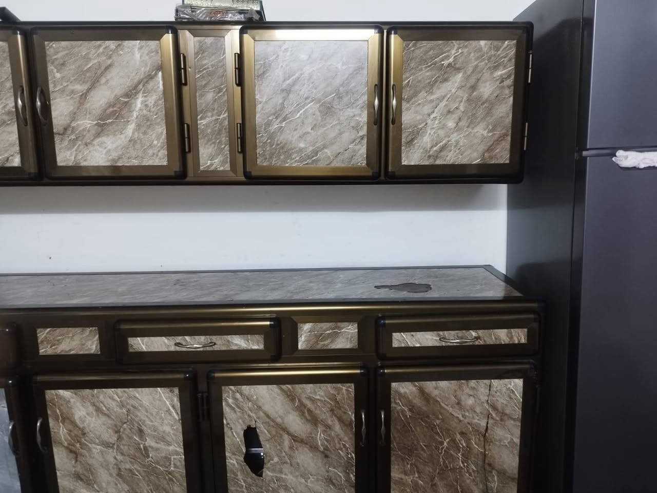 سلام عليكم ورحمه الله وبركاته كونتر اتلث قطع الكونتر بدون مغسله زاويه او فوك او جوه ويه عاي القطعه للبيع السعر 180 وبيه مجال حك الجيه 
***********
