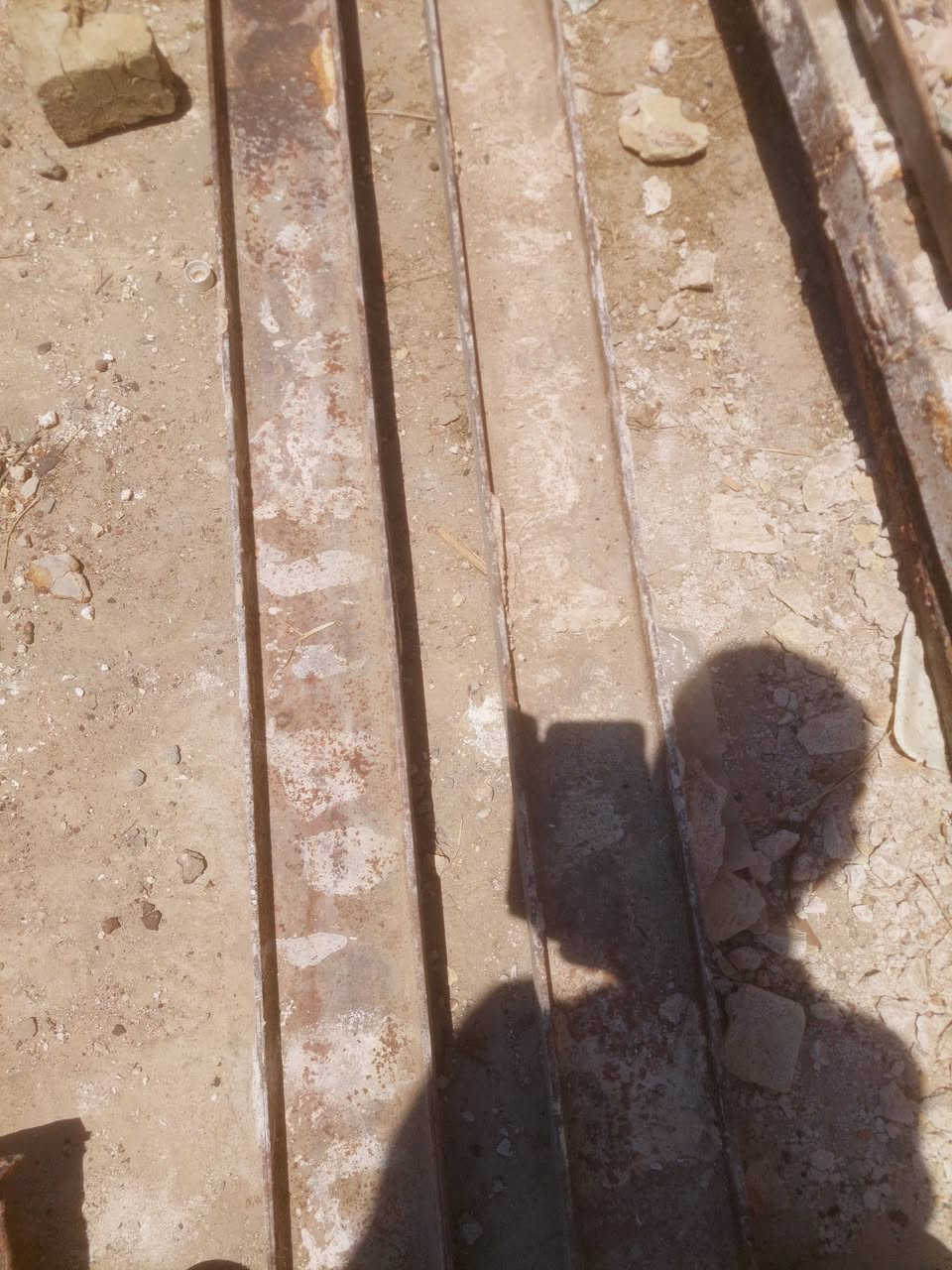 شلمان ثقيل طول ٤
يكعد بيهن طابوكة كورة مو معمل
بيهن  ٢٠ وحده  متر ع ٥  الف 
***********
