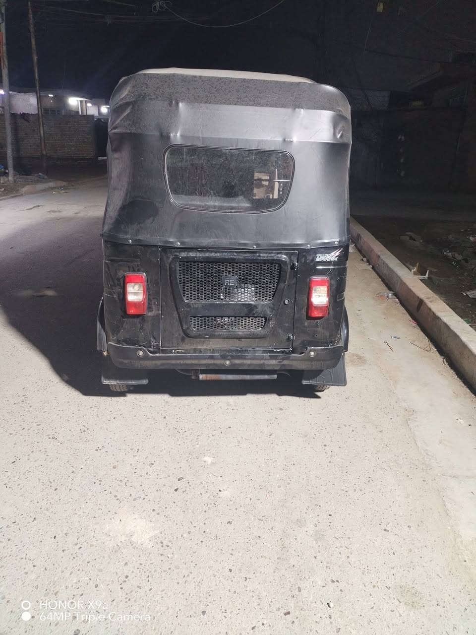 اسلام عليكم تكتك للبيع موديل 22 كفاله عامه من الصبق والمعجون عنوان بغداد ***********
