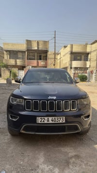 جيب كراند شيروكي ٢٠١٨ نص فول تشغيل عن بعد تتدفة كشنات جنطة كهرباء سيار...