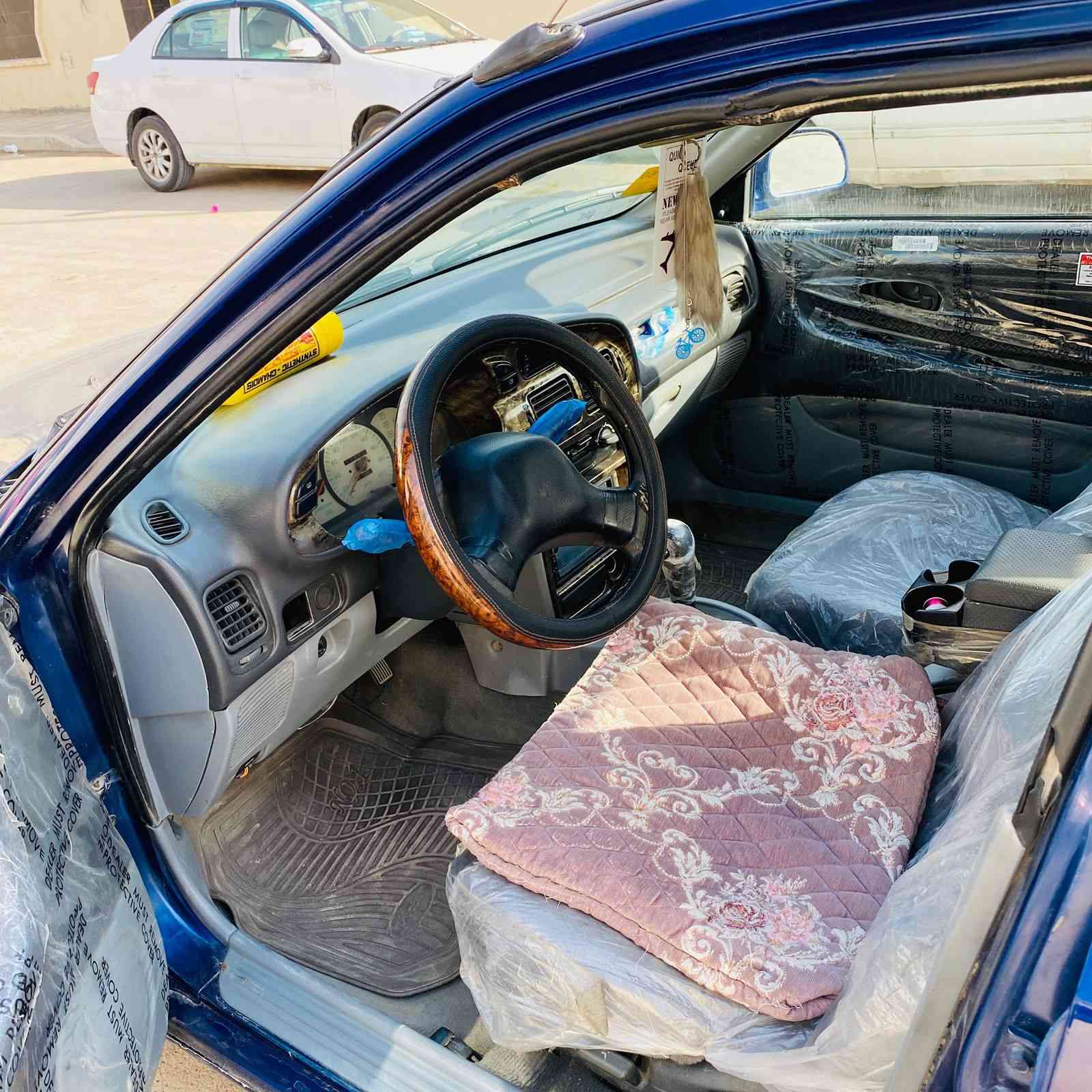 سلام عليكم من رخصة الادمن
 سيارة براتون موديل 2004 
مصبوغه صبغ عام وجمالي 
محرك 1600 
مراوس او بيع حسب القناعه 
سعر السيارة 47$ وبيها مجال
رقم الهاتف*********** المكان فلوجه
