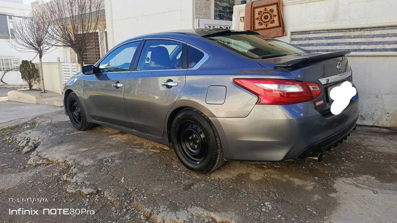 نيسان ألتيما 2017 (***********) كامل بۆیاخە وەرگەڕاو نییە سەیارەکە تا بڵێی جاییزو بێ کێشەیە هیچ نوقسانی نییە گێڕ و مەکینە و کارەبایی تبرید سارد و گەرم بە شەرت بە زەمان بە شەرتی ترایی بیبە بۆ بەغدا تایەو پاتری لۆکە جادە گرتن و لێخوڕینی زۆر شازە رقم سلێمانی بە ناوی خۆمانەوەیە سعری 85$مجالێکی زۆر کەم
***********
نيسان ألتيما 2017 صبغ عام بس بشرط ما مكلوبه سياره جايزه على آخر حبايه ما بي نقص كير و مكينه و تبريد و تدفئة بشرط ترايك بغداد وين ما تريد رقم سليمانية باسمي سعر 85$مجال جدا قليل 
مكان السيارة سليمانية تخم تایر و باتري جديد
