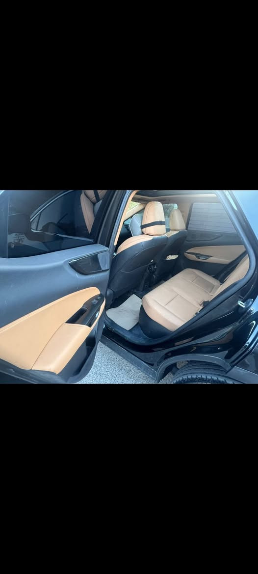 السلام عليكم
لكزس 2023/ NX 350 هايبرد فول مواصفات 1/1 ماشية 20 الف سيارة جديدة السيارة بالتحميل صار مشكلة بالبانوراما وصار بيها بارد بالقمارة وصبغ بالتكمة بسيط جدا رقم مميز السعر 26 بغداد حي الحسين للأتصال ***********
