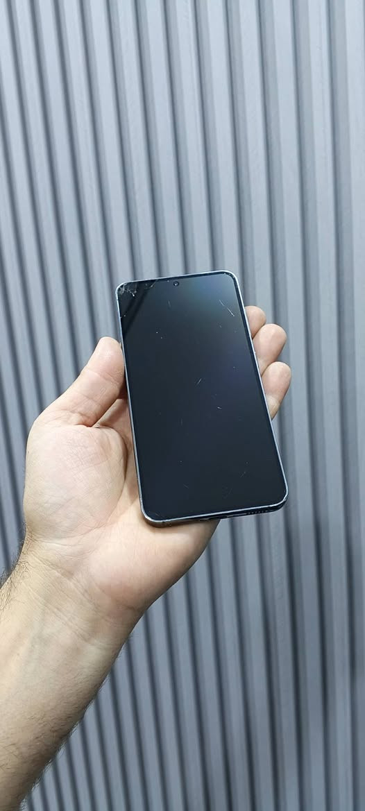 galaxy s23

2سیم و زاکیرە 128 گێگا و ڕام 8 گێگا و شاشەی Daynamic Amolid x2 و نوێبونەوەی شاشەی 120 هێرتزه و پرۆسێسەری snapdragon gen 2یی  لەسەرە تەنیا گڵاسی ئەو شکاویە بچوکەی هەیە هەیە کە له وێنەکاندا دیارە و بە هەمو شەرت و زەمانێک نرخی 285هەزار و مە عمەلەیەکی کەم

شوێن/چەمچەماڵ + گەیاندن هەیە شمشمل, السليمانية


**إذا كنت صاحب هذا الإعلان وتريد حذفه لأي سبب، رجاءا أرسل رسالة إلى الدعم الفني**