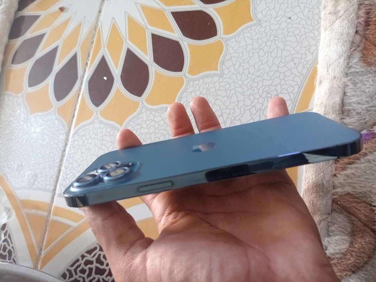 السلام عليكم
ايفون 12برو ماكس نضيف. كلش احلا من الصوره 

بطاريه 79بلادي وتر بروف شرط 

ذاكره 512 
السعر 450وبي مجال 
ملحقات شاحنه فقط

المكان ديالى الخالص 

للأستفسار ***********
