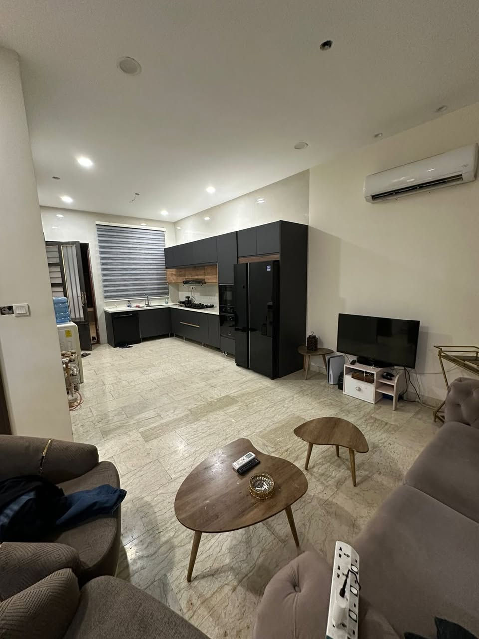 💫اكتب رقم واحد يوصلك السعر خاص💫

💫دار حديث للبيع كراده قرب المستشفى العربي

💫المساحة 223 متر واجهة 8

💫حالة السند مستقل بأسم شخص حضوري
_______________________
💫يتكون من كراج وصالات استقبال عدد 2 وحمام عدد 4 وغرف نوم عدد 5 
💫الدار متكون من وحدتين سكنية الطابق الأرضي معزول بدرج خارجي عن الطابق الأول 
________________________

💫***********
💫***********
