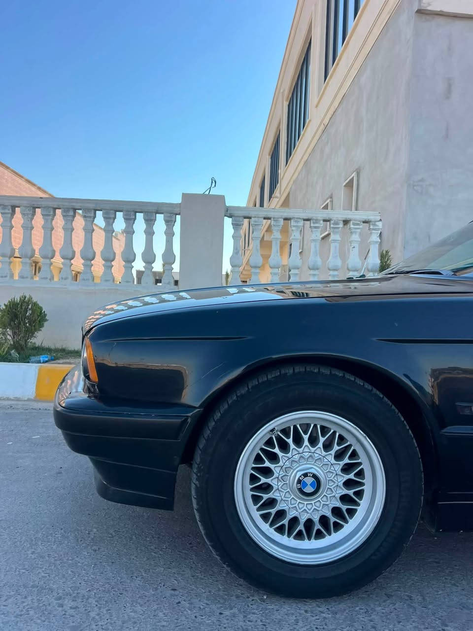 السلام عليكم…..الحلال للبيع ….
‏BMW بسعرمناسب جدا 54  وبيه مجال  
لوون اسود ملكي  اصل مميز جداً
مكينه مسكر25 ..لووك اصل بليته  وسنويه 
كير مكفوول … اوتو 
سنت لوك حته الجطه تقفل. دبل باتري 🆎
تخم تاير جديد صدر جديد ويل خليه اصلي.  غرفه جلد 
داخل صاج كله جديد 
⚔️السياره موصفات خاصه شغاله مسجل سماعات 🔊 فول لايت بك لايت اصلي بجم  زنون اصلي 
✋🏻السياره مرشوشه عام بدون ضربه شرط 
رقم صلاح الدين  
 سنويه جديده بسمي شرط التحويل مكان 🔺السياره تكريت القادسيه 
رقم ***********.  بسعر 
54  وبيه مجال

