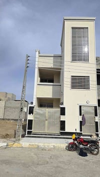بهرز حي الشرطه • طابق ارضي • غرفتين