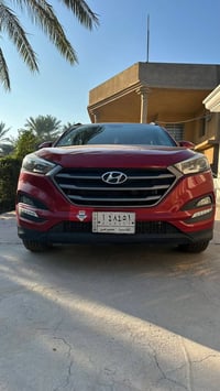 توسان 2017 فول مواصفات خليجي محرك دوش 2000 بيها 5 قطع باب وجاملغ الصدر...