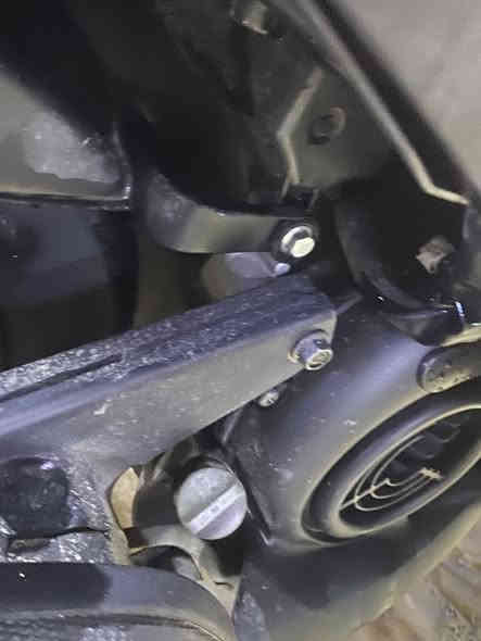 السلام عليكم من رخصة الادمنية. دراجة لكزز مال رمبة ما ماشية شي بسيط ومثل ما موضح بالصور مكان بغداد جميلة الثانية   ماشية 14 كم السعر مليون ونص وبيها مجال بسيط ***********
