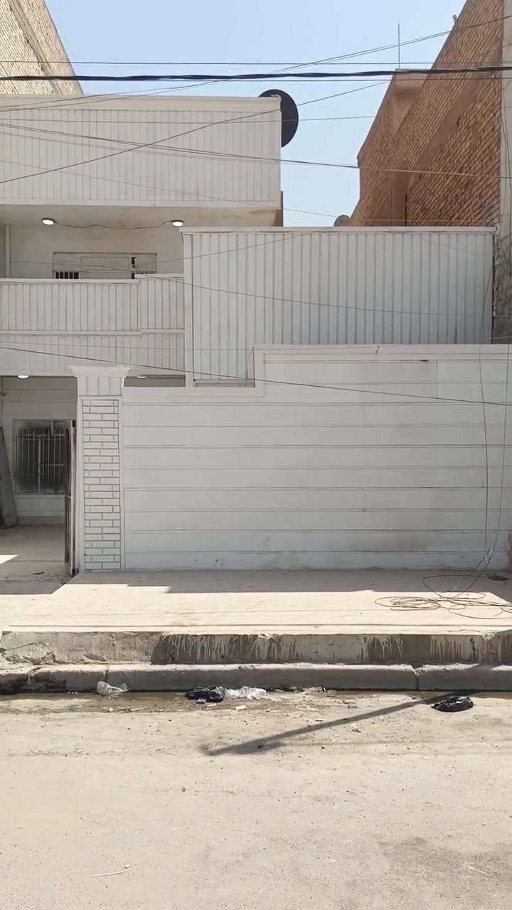 سلام عليكم بيت للبيع المساحه ١٤٤ متر طابو صرف قطاع ٦٣ يتكون من ٤ غراف نوم الا ستفسار تصال على رقم الهاتف***********
