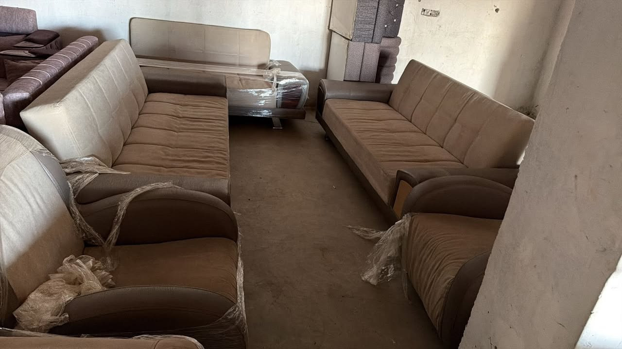 يوفر لكم مجمع العبدالله كل ماتحتاجونه من مواد كهربائية واثاث منزلي (البالة والجديد)
الاستفسار مراسلة الصفحة
الاتصال***********@إشارة
