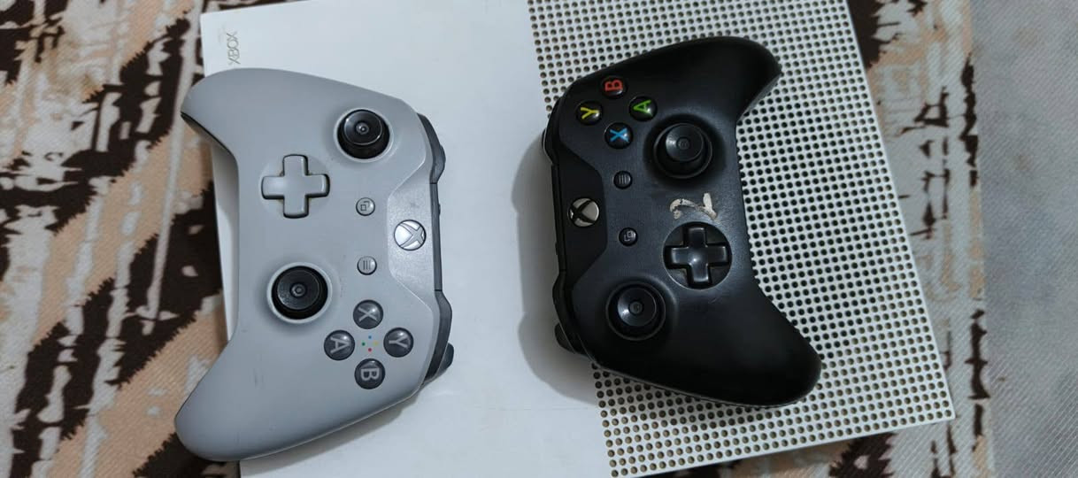 سلام عليكم شباب
اكس بوكس ون اس ذاكره ١ تيرا 
وياه ٢ يدات و٢بطاريات وشاحنه بطاريات 
بي ١٠ ايام كيم باس 
جهاز لك استيكر 
سعر ١٦٥ 
مكاني بغداد المشتل 
متواجد فيس


**إذا كنت صاحب هذا الإعلان وتريد حذفه لأي سبب، رجاءا أرسل رسالة إلى الدعم الفني**