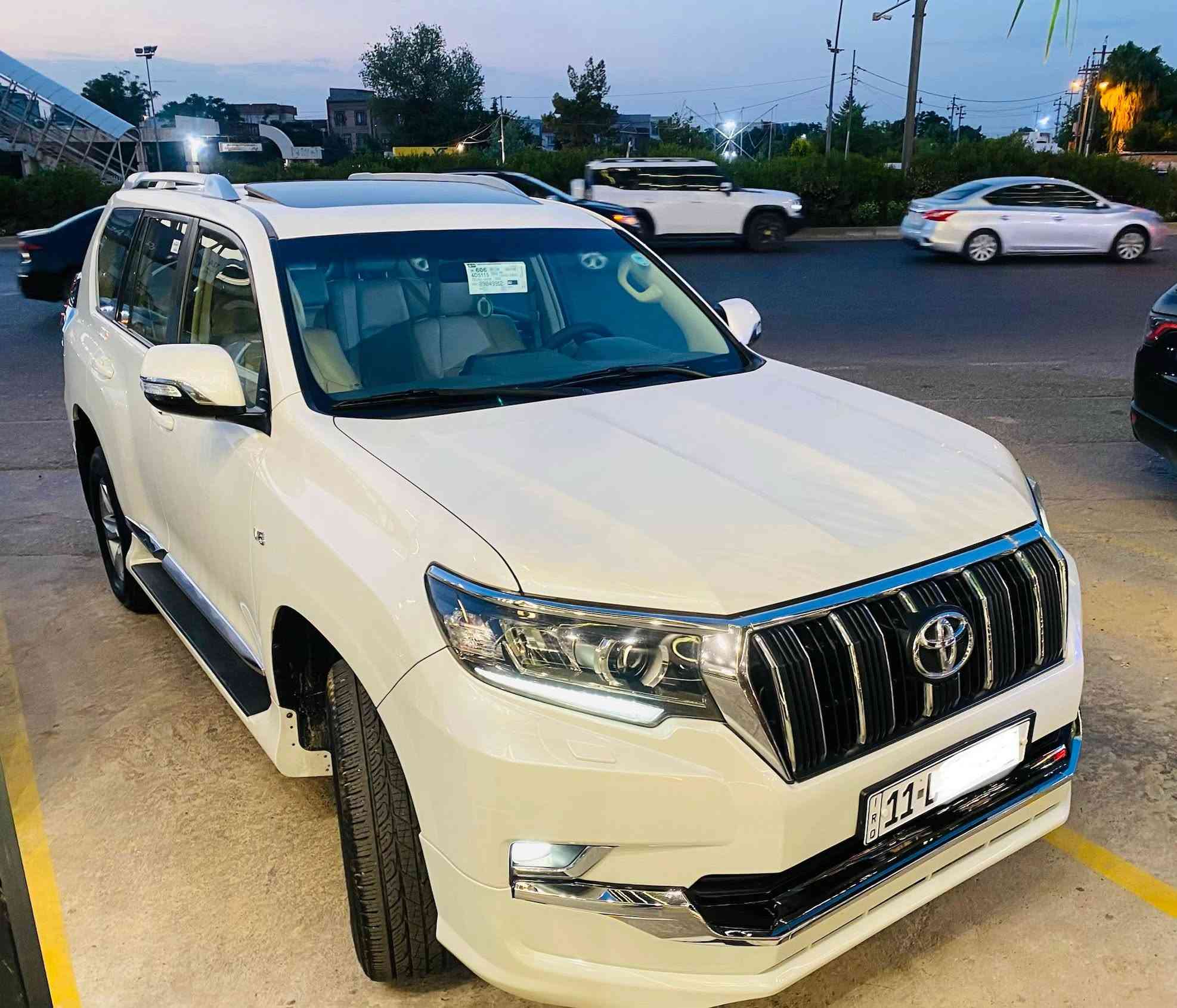برادو 2020 SAS  مواصفات فول TXS
محرك ٦ سلندر
فتحة سقف
كراسي جلد 
كراسي ٢ كهرباء
شاشه كبيره وكامره
حساسات
زراك لايت 
لايت اسود عدسه زنون
سبير تعليك المرغوب
والباقي واضح بالصور
مكفوله كفاله عامه وجديده جدا ماشيه ٧٩
فقط بارد جدا بسيط ومايبين وبدون اي نقص سيرفس كامل
رقم بغداد وبأسمي
السعر ٣٩٠٠٠$
***********
مكان السياره بغداد حي الجامعه
