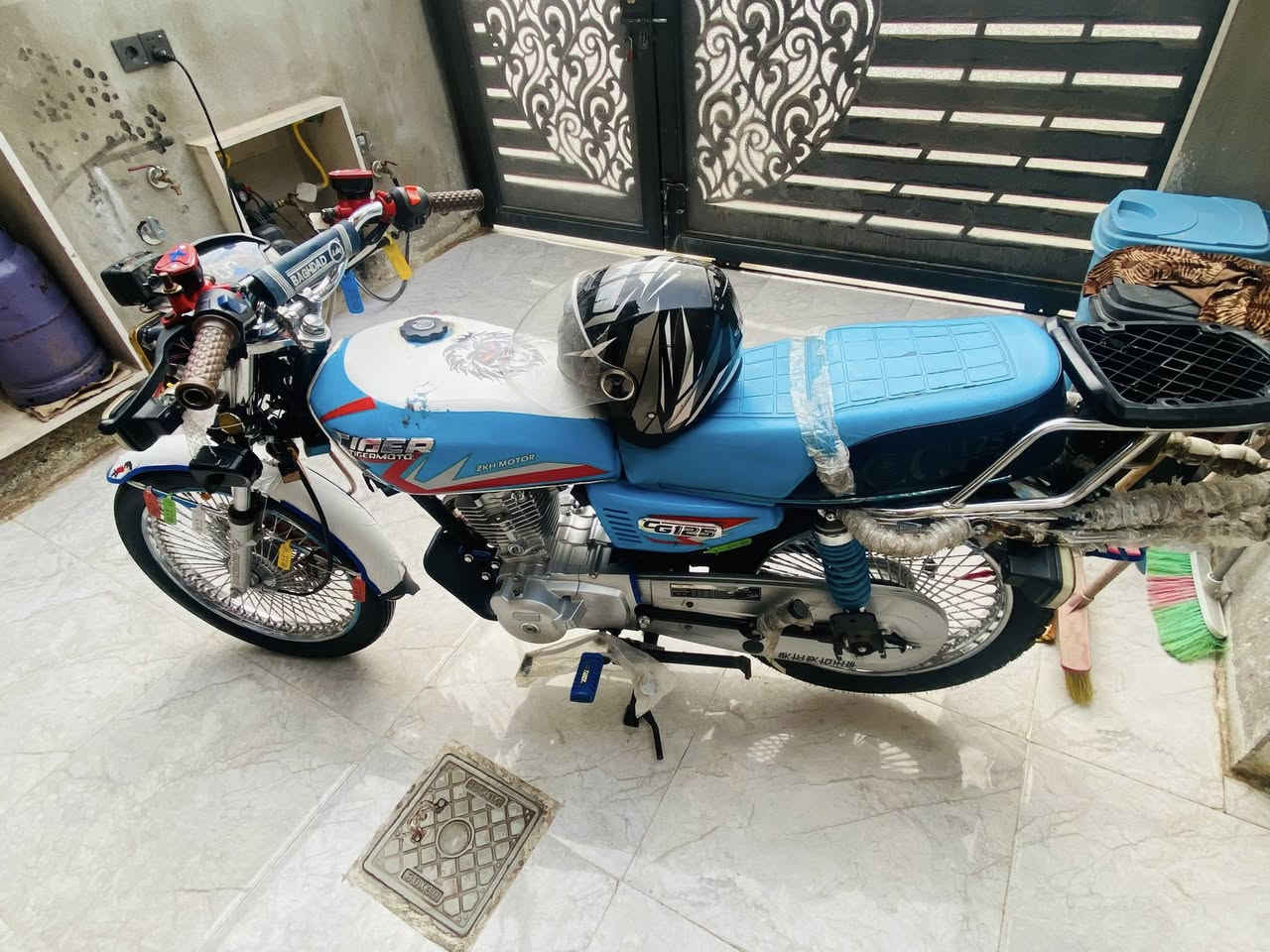 السلام عليكم تايكر للبيع موديل 2025 شرط محرك ما مفتوح نشاط فول كهربائيات كله شغال مكاني كركوك سعره 675 وبي مجال شراي خاص او يتصل 
***********
