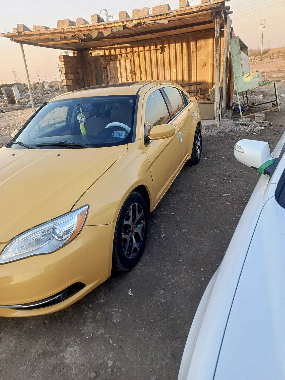 سلام عليكم سي200 كامل مواصفات موديل 12 مكينه 2400  سياره حلوه وكامله مكمله بيها قطعتين تبديل جاملق وبنيد اثر طخا بل مازده سعر 75 وبيها مجال حك جيه***********   سنويه جديده31تنتهي
