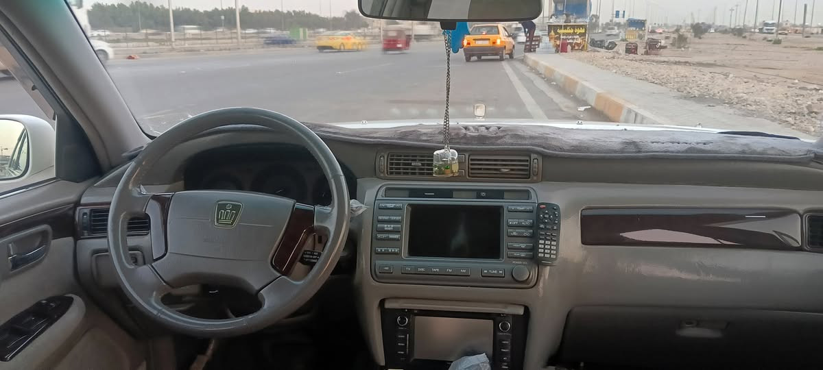 السلام عليكم ورحمة الله
ملكه البيع لون ابيض مكفوله 
بيها رشات صبغ موديل 2001دكمتين تحوير نجف رقم انكليزي بسمي بصره سياره جاهزه
***********
