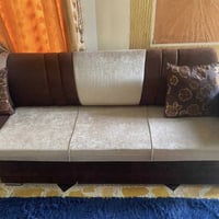 ديوان للبيع السعر 150وبي مجال للاستفسار 07710723766