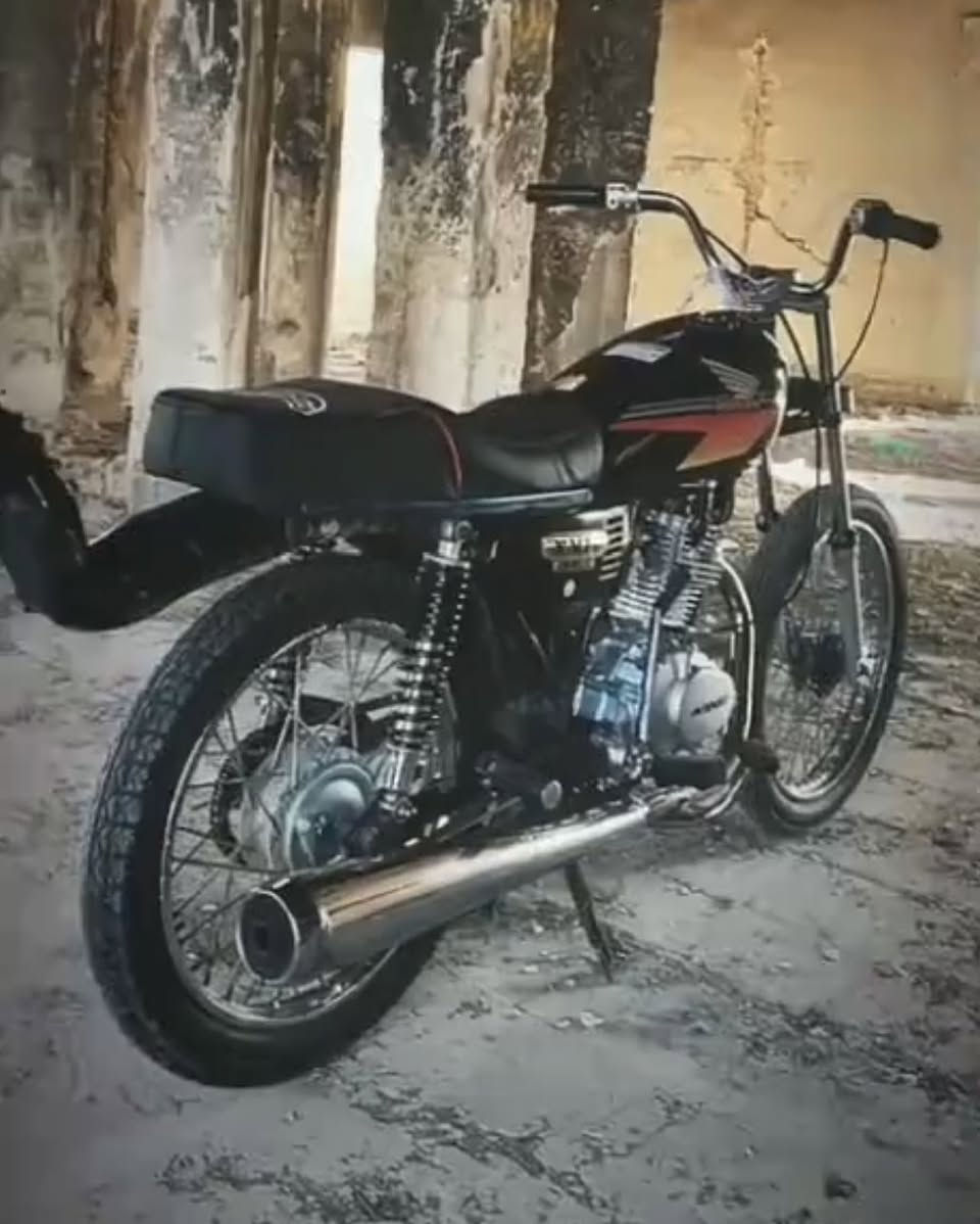 سلام عليكم دراجة اربعة شاصي 15شلامجة سبع اوراق محرك انتنس بعدة سحك السعر 800وبيهة مجال


**إذا كنت صاحب هذا الإعلان وتريد حذفه لأي سبب، رجاءا أرسل رسالة إلى الدعم الفني**