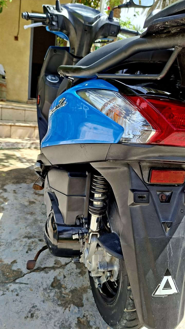 سلام عليكم
دراجه اكزز Z 2018
مكفوله كفاله عامه على وضع الشركه 
بس مصبوغه لجماليه اتصل وتدلل ***********
