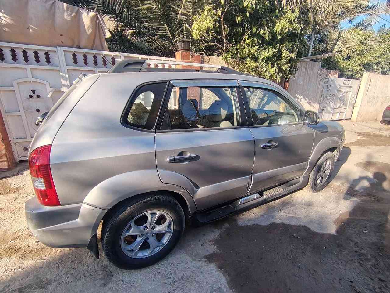 السلام عليكم
توسان 2009 خليجي محرك 2000 مكفوله كفاله عمامه صدر تايرات كله جديد ماشيه 120 بيها ملاحظات بسيطه رقم بغداد الجديد هزه جديده بيها جراد البنيد والصندوك وشويه من القماره الاستفسار اكثر ع الرقم ***********
