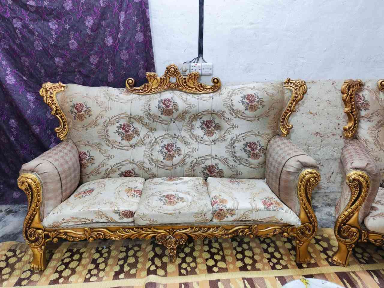 تخم زان ملكي اخو الجديد مابي اي ضرر مع الطبلات هديه السعر 300 العنوان الكاضميه يوجد توصيل بكروه ***********
