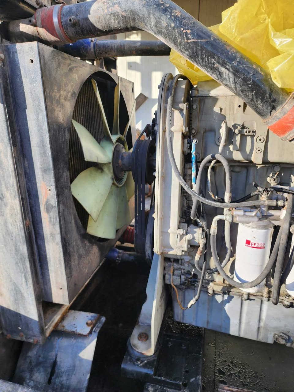 السلام عليكم مولد بيركس 2300 راس توليد 400 كي في للبيع مولده على الحمل مكان المولد عواريج قرب اقواس بغداد مولد كاتب لاستفسار ***********
