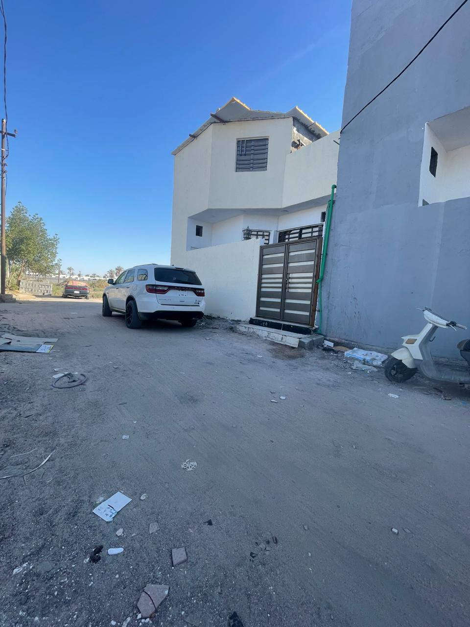 بيت للبيع 100متر طابق ونص  شط العرب الجزيره شارع الفيروزيه جسر ثاني 3 نوم و دوانيه مطبخ وصالة صحيات بناء جديد  2025 (الغرفبن فوك سقف سندويج) السعر 62 للإستفسار ***********
