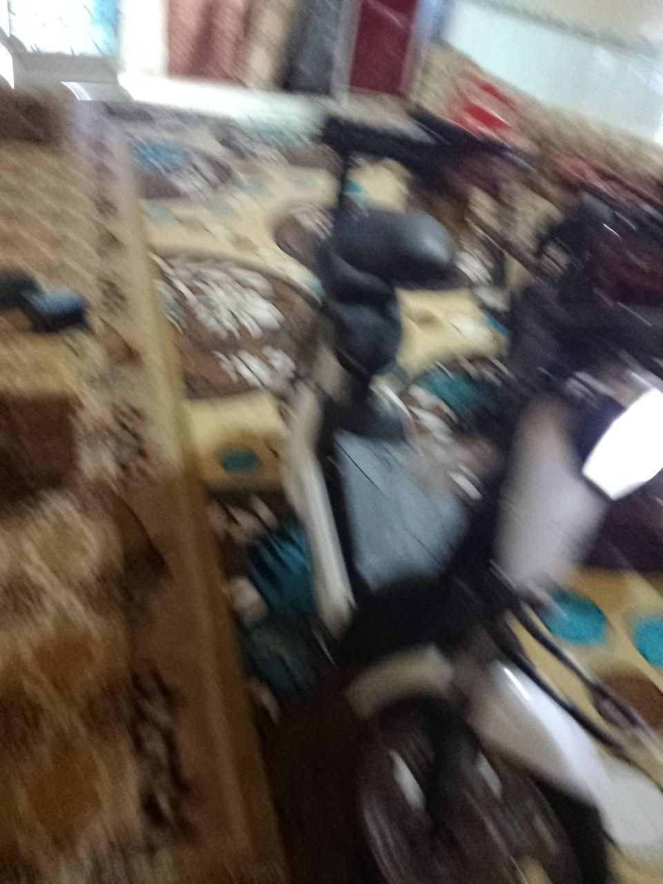 دراجات عطلانات قيم وخذ بما يرضي الله
الحمره حجم ٢٠ تعبانه كلش 
البيضه حجم ١٤ كلشي مابيها شغاله كهرباءيات وكلشي بس من ادوس بانزين ماتمشي


**إذا كنت صاحب هذا الإعلان وتريد حذفه لأي سبب، رجاءا أرسل رسالة إلى الدعم الفني**