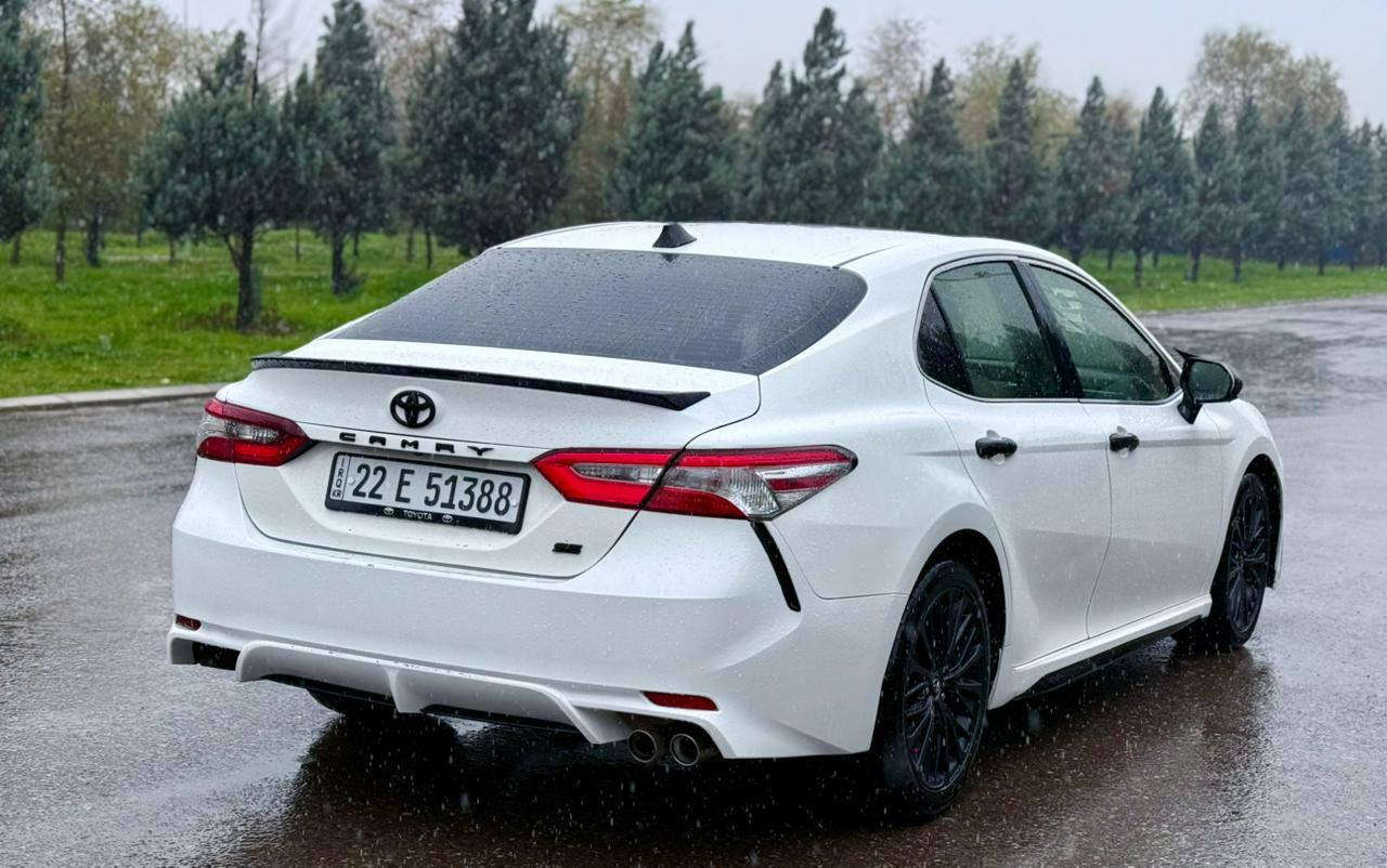 تويوتا كامري موديل 2018 SE داخل كلين 
***********__***********
سيارة اهنا واحد جاملغ خلفي صبغ 
بدون ايرباك بجم كبس
السعر :  183  $  ورقة بيها مجال
داخل لون بيجي كشنات
ماشية 82000 ميل
مواصفات  SE امريكي 
كشن جلد و رادار وكشن كهربائي و  شاشة و كاميرا و حساس فوليوم و بلاجكتور ولايت زينون وتحديد سرعةو بلاجكتورو Eco
‎
‎مكان  داخل  اربيل
————————————
كامري موديل 2018 SE به كلين هاتووه 
يه ك جاملغي دواوه ليره بؤته بؤياغ 
نرخي :  183  $  وه ره قه يه
82000 ميل رويشتووه 
ناو كوشني ره نگي كريميه 
مواصفات  SE ئه مريكي   
كوشين جلدو رادارو كوشن كاره باي  ولايت زينون و شاشة و كاميرا و حساس فوليوم 
تحديد سرعة وEcoو بلاجكتورو
 شوينم ناو هەولير
***********__*********** أربيل, العراق
