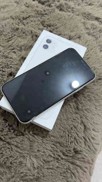 سلام عليكم 
11 عادي ذاكره 128 ماستر 
نموذج M
مامبدل بي ايي قطعه 
نسبه لبطاريه 78‎%‎
سعره 325
العنون .كوت. الهوره
لتواصل ***********
