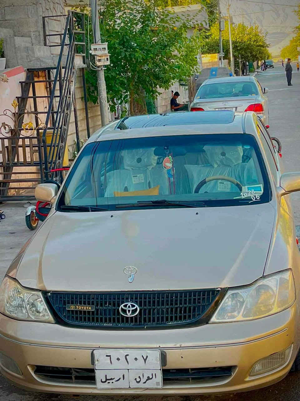 ئەڤەلۆن ٢٠٠١
تەبرید و کارەبای و تەقەو رەقە بە شەرت
مەکینەی بە شەرت
سەیارەکە زۆر مەزبوتە پەڵە پەڵە کاڵبونەوەی هەیە 
چوار پارچەی بۆیاخە
سەنەوی و تەحویل و غەرامە بە شەرت
نرخ ٥٨$ مەجال
***********
*********** السليمانية, العراق

